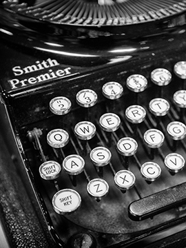 Vintage Typewriter www.oliviabrabbs.co.uk